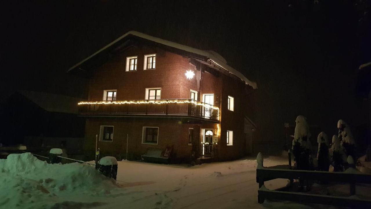 Alpin Chalet Kern 클뢰슈텔르 암 알베르그 외부 사진