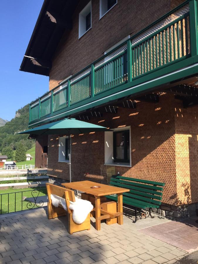 Alpin Chalet Kern 클뢰슈텔르 암 알베르그 외부 사진